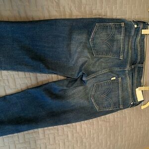 Levi’s 27 inch mid rise skinny capri jean